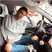 Puedo ofrecer clases de lengua catalana y castellana, economía o historia.
Tengo paciencia con los niños y niñas para fomentar su estudio y enseñar técnicas para poder llevar a cabo dicha tarea. También puedo impartir clases de yoga, gimnasia y deporte, t